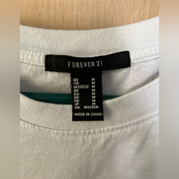 Forever 21 Paris/eiffel tower T-Shirt in Black and White, Size- Medium - Picture 6 of 7